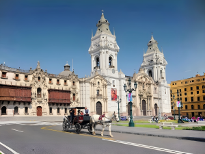 Palacio Arzobispal y Catedral de Lima