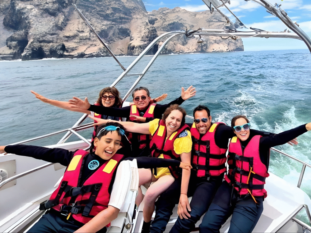 Paseo en bote hacia las Islas Palomino
