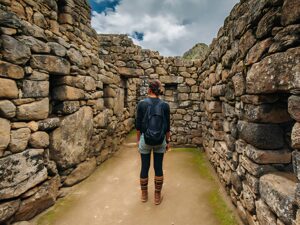 Caminando por machupicchu