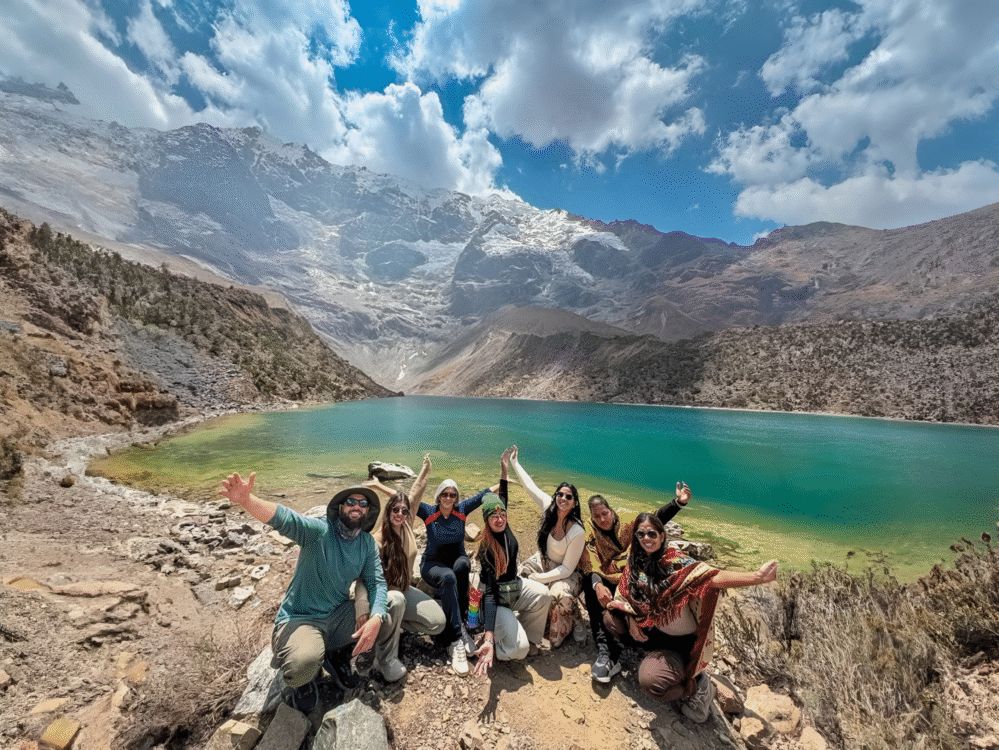 Foto Grupal en la Laguna Humantay